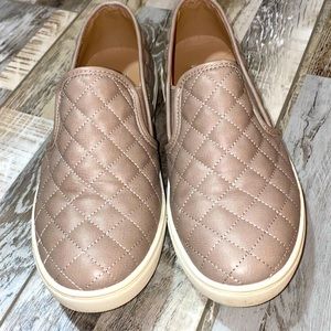 TAN/BROWN STEVE MADDEN SNEAKERS